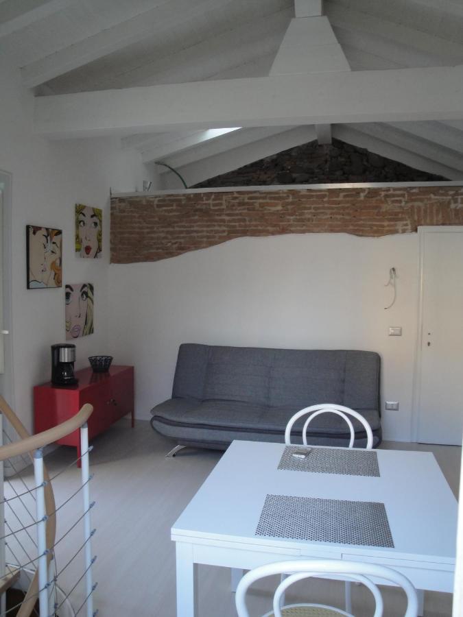 Casa Le Corti Villa Интра Екстериор снимка