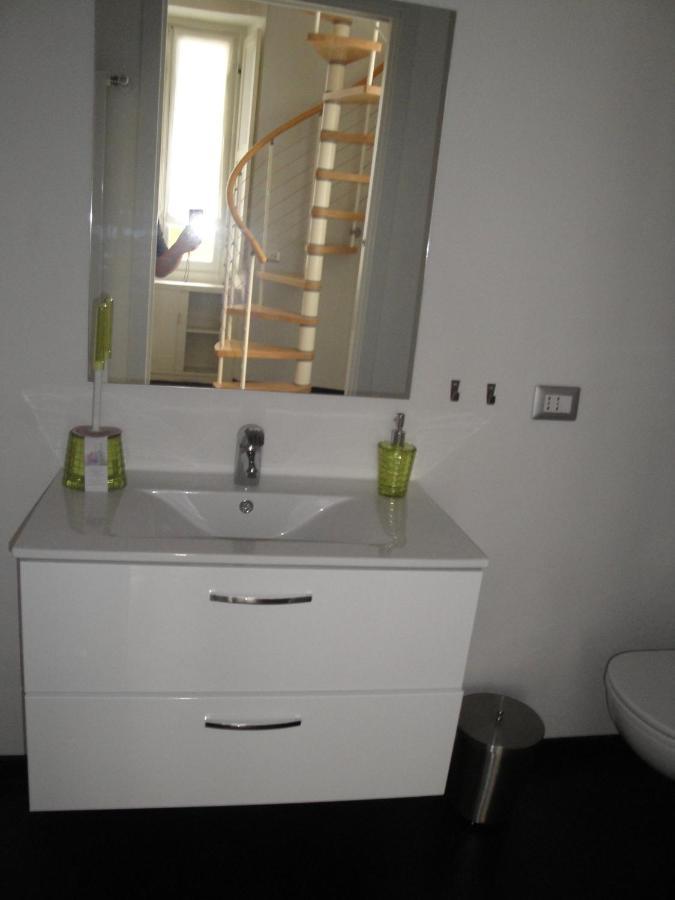 Casa Le Corti Villa Интра Екстериор снимка