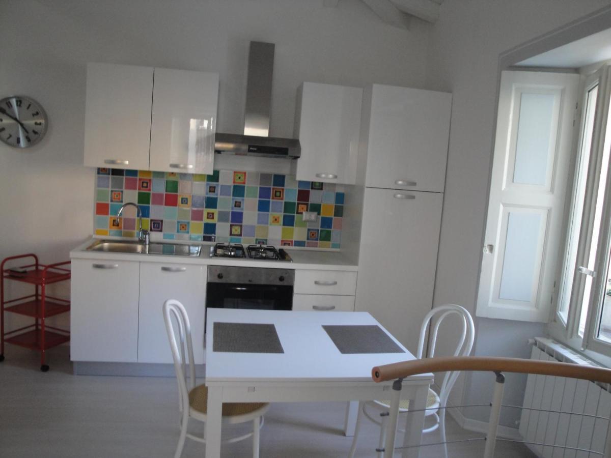 Casa Le Corti Villa Интра Екстериор снимка